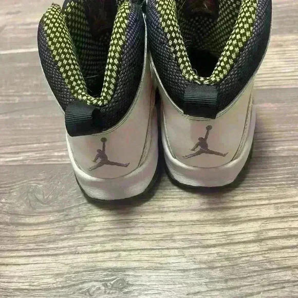 Jordan retro 10s size 5y in great condition - Picture 3 of 4
